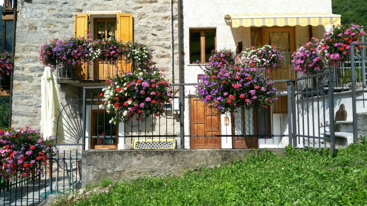 B&B Maison Vallomy Lillianes Exteriér fotografie